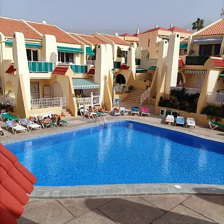 Mareverde Pool View * 阿德耶