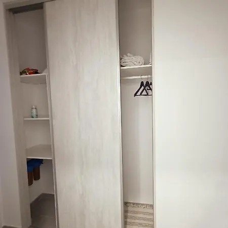 Mareverde Pool View 公寓 阿德耶